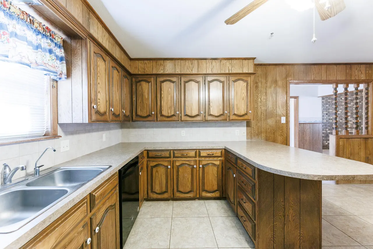 Photo 15 — 2018 Rice Drive, Levelland, TX 79336