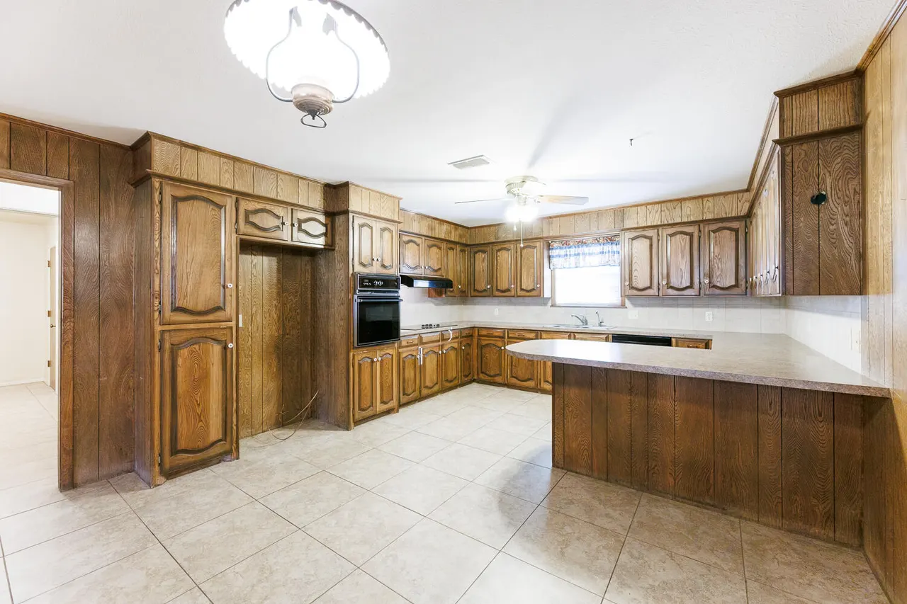 Photo 19 — 2018 Rice Drive, Levelland, TX 79336