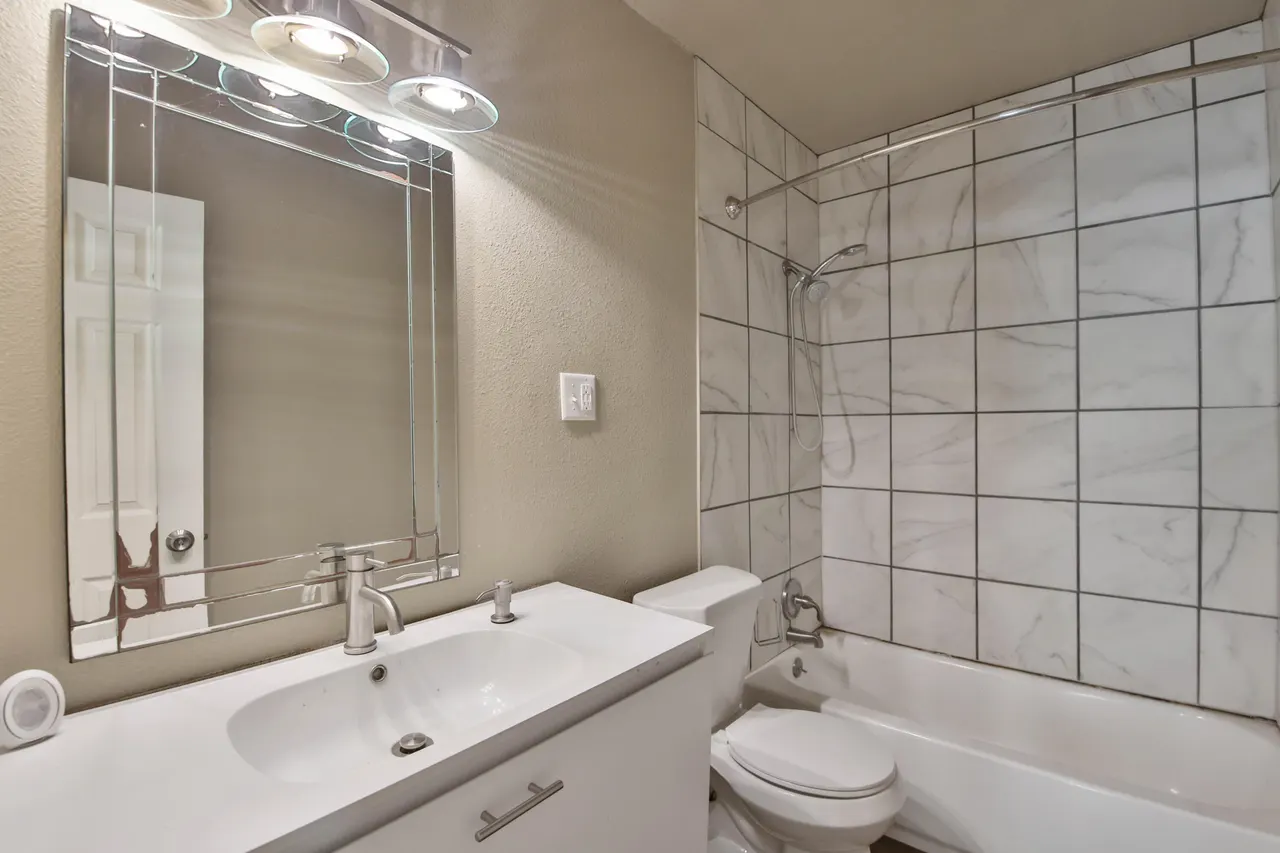 Photo 10 — 2408 24th Street, Lubbock, TX 79411