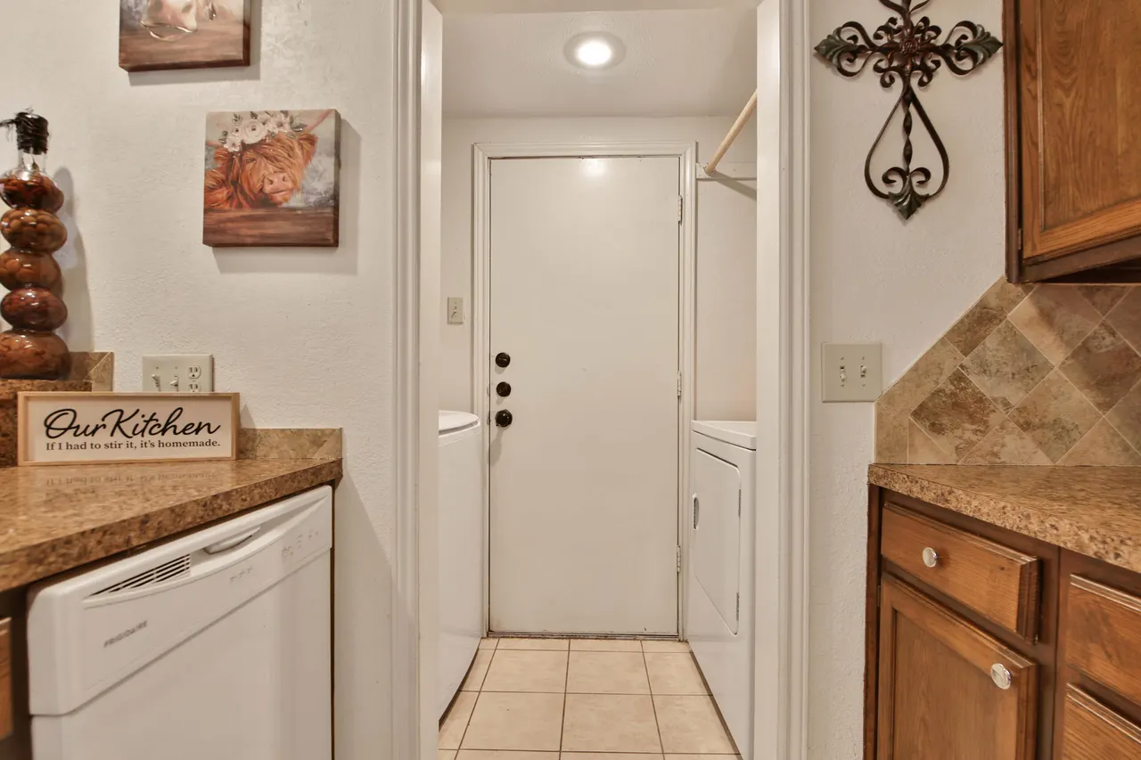 Photo 9 — 5832 Emory Street, Lubbock, TX 79416