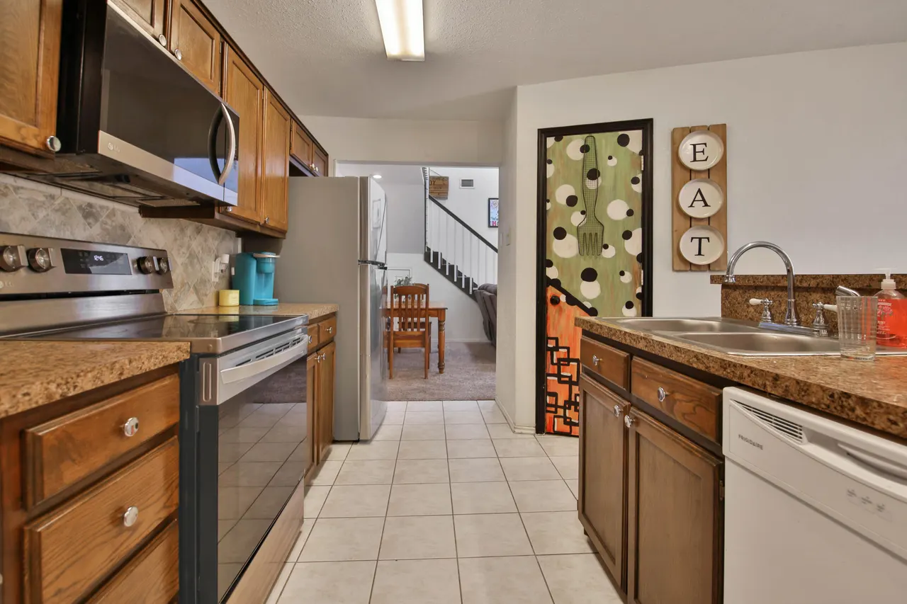 Photo 10 — 5832 Emory Street, Lubbock, TX 79416