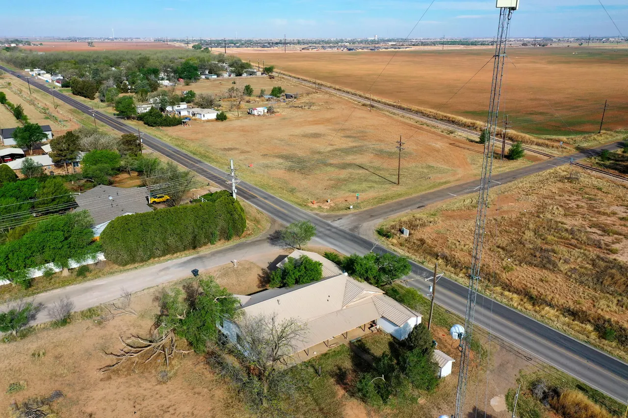 Photo 2 — 7910 34th Street, Lubbock, TX 79407