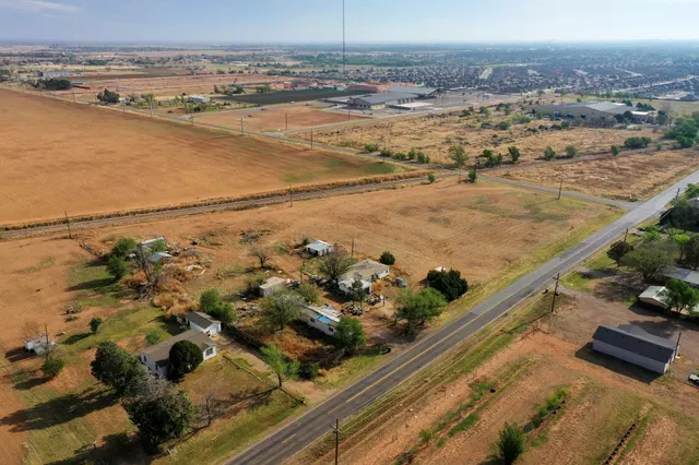 Photo 6 — 7910 34th Street, Lubbock, TX 79407