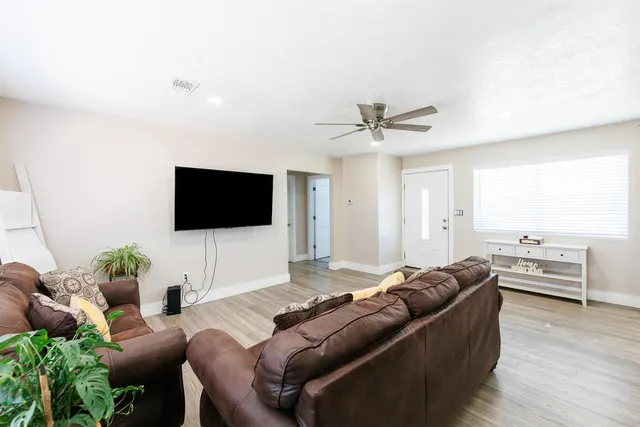 Photo 5 — 3807 E 3rd Street, Lubbock, TX 79403