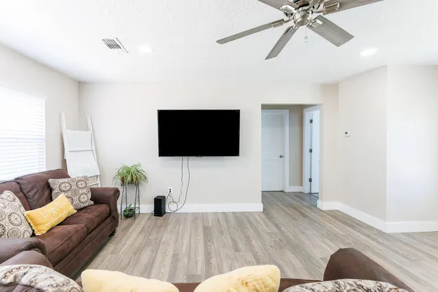 Photo 6 — 3807 E 3rd Street, Lubbock, TX 79403