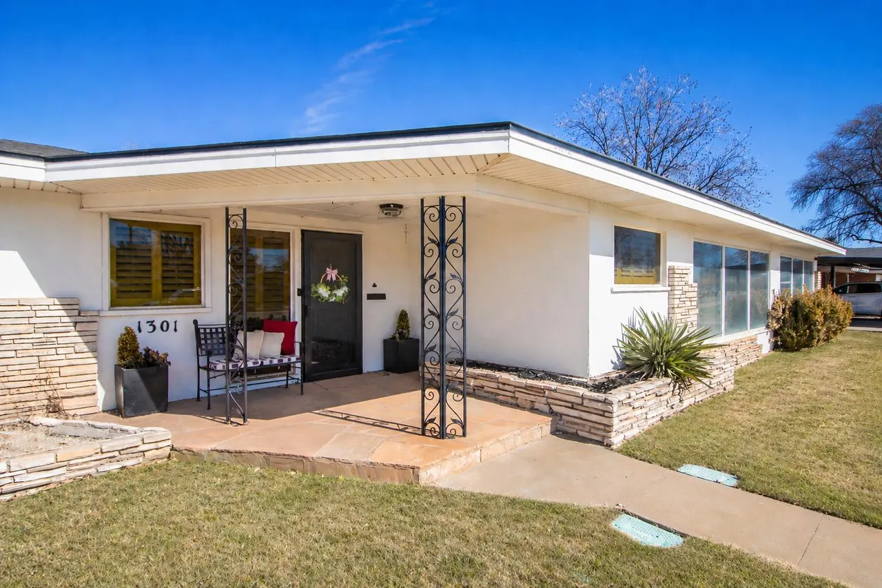 Photo 2 — 1301 E Buckley Street, Brownfield, TX 79316