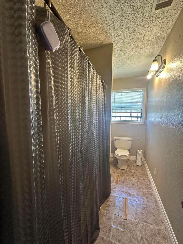 Photo 7 — 412 W 29th Street, Plainview, TX 79072