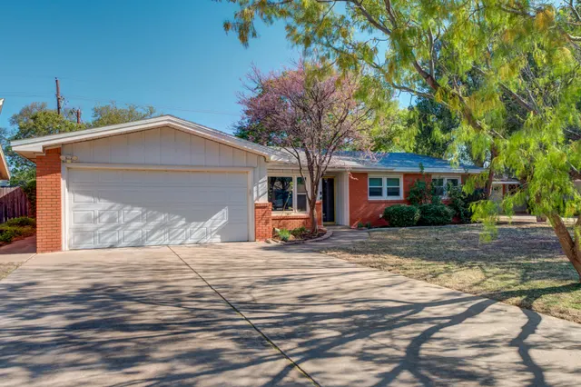 Photo 3 — 2306 55th Street, Lubbock, TX 79412