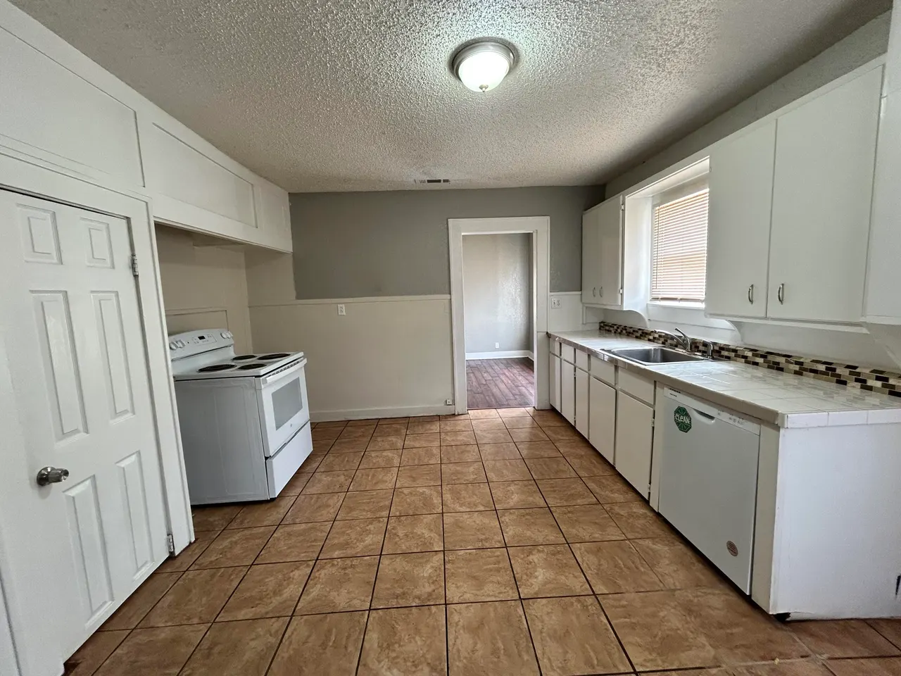 Photo 5 — 2124 20th Street, Lubbock, TX 79411