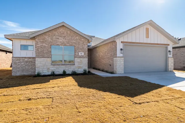 Photo 2 — 703 E 14th Street, Wolfforth, TX 79382