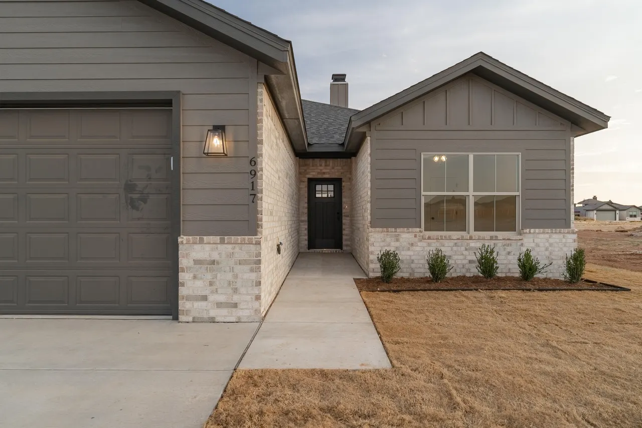 Photo 3 — 6917 14th Street, Lubbock, TX 79416