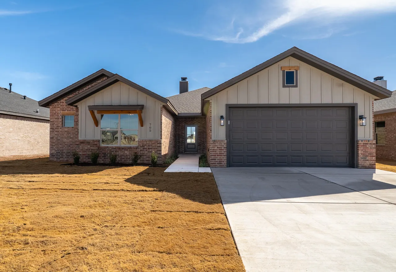 Photo 2 — 705 E 14th Street, Wolfforth, TX 79382