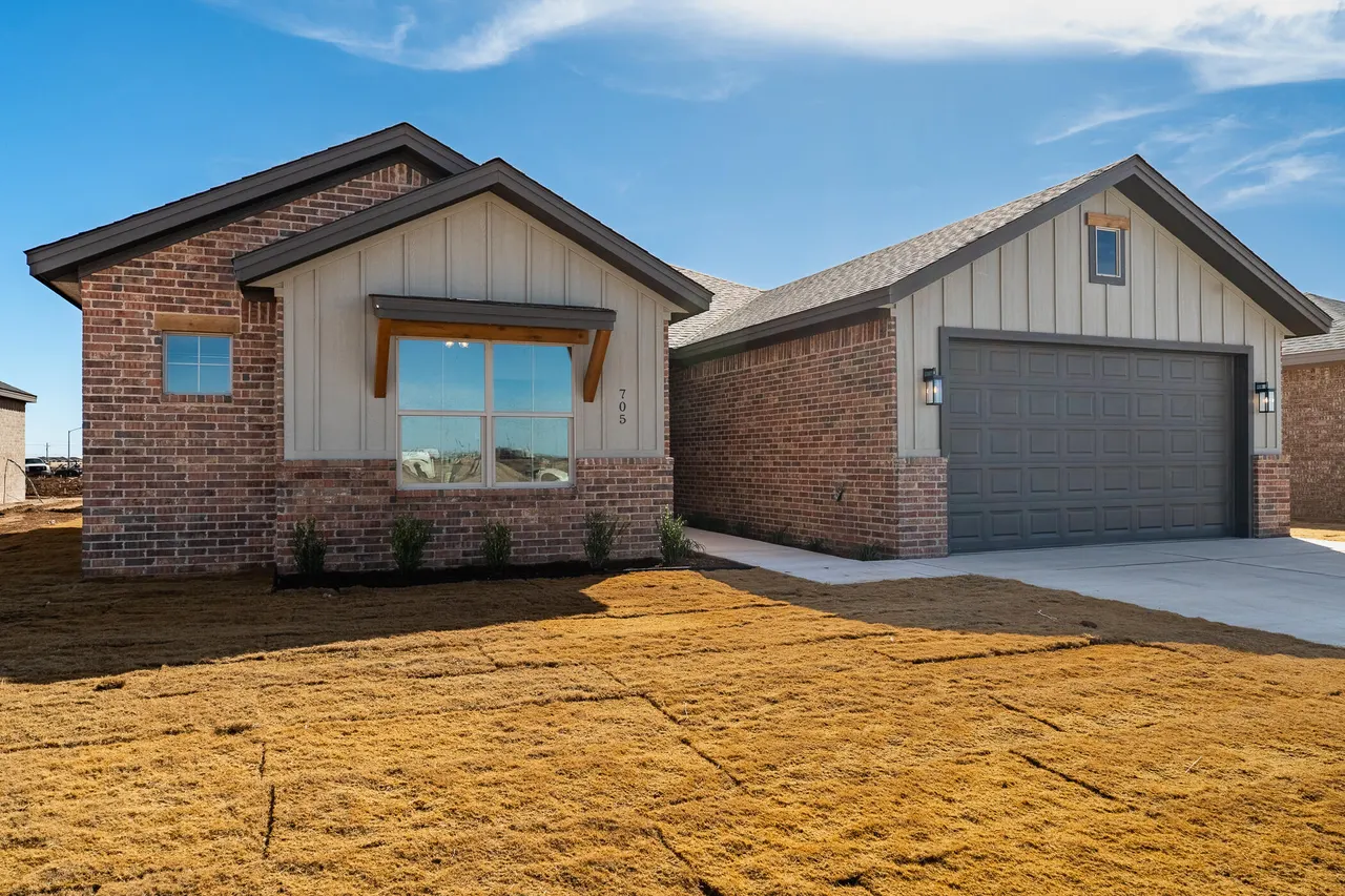 Photo 3 — 705 E 14th Street, Wolfforth, TX 79382