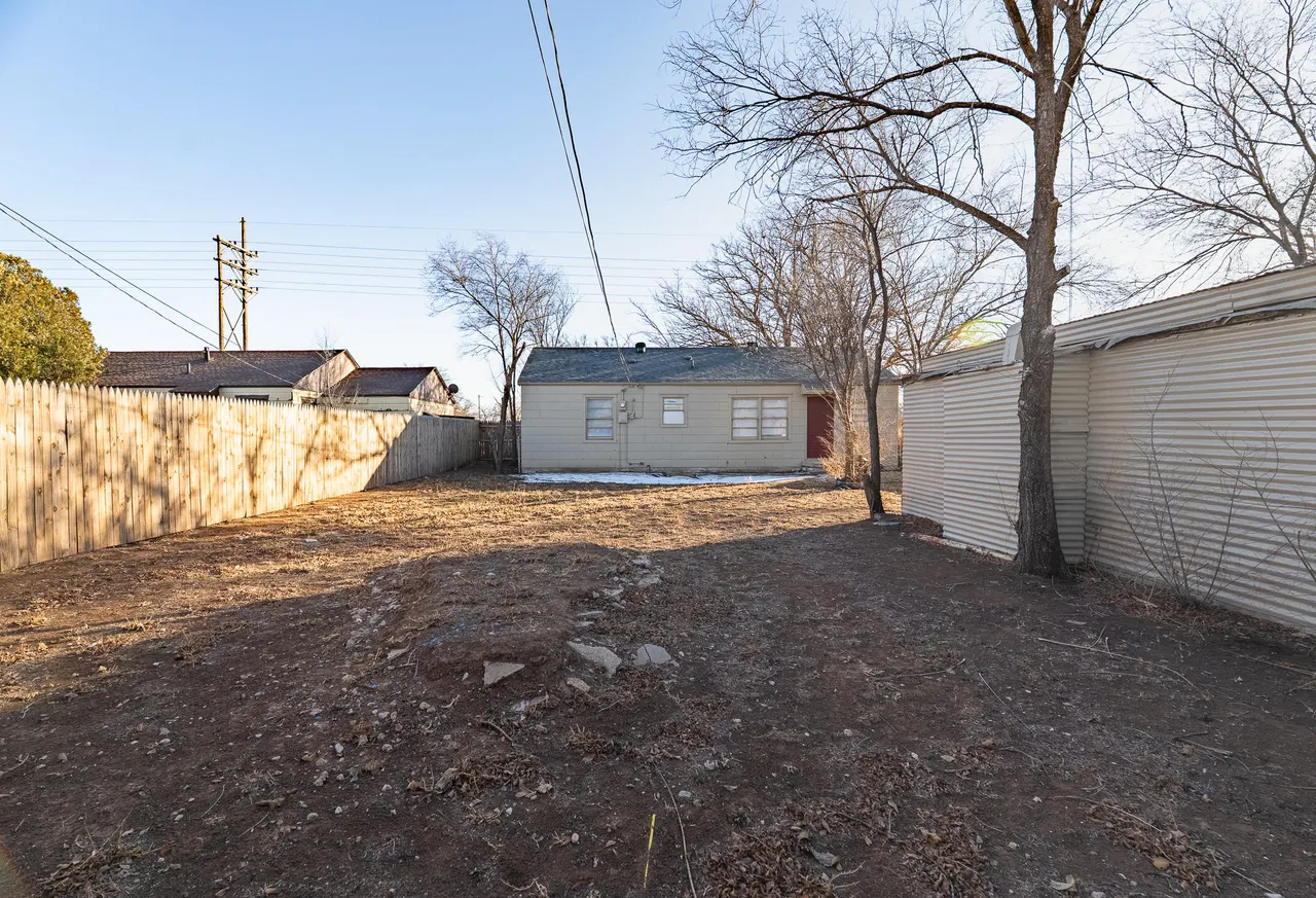 Photo 16 — 1304 42nd Street, Lubbock, TX 79412