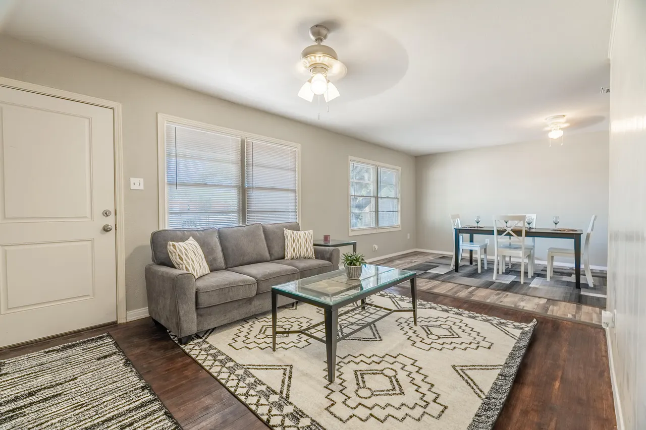 Photo 4 — 1304 42nd Street, Lubbock, TX 79412