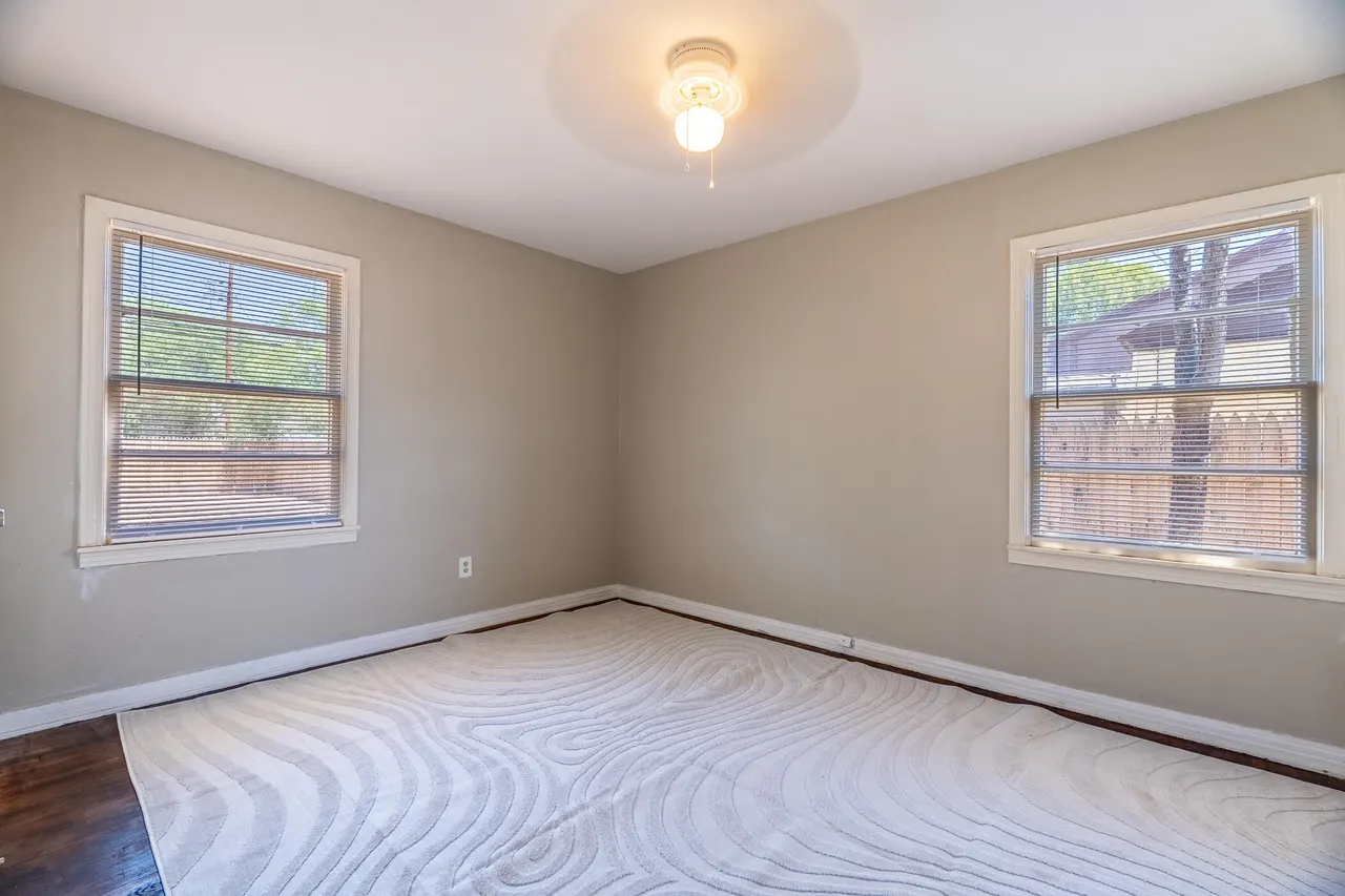 Photo 11 — 1304 42nd Street, Lubbock, TX 79412