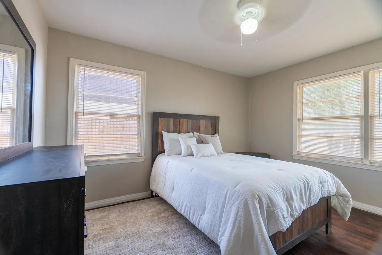 Photo 12 — 1304 42nd Street, Lubbock, TX 79412