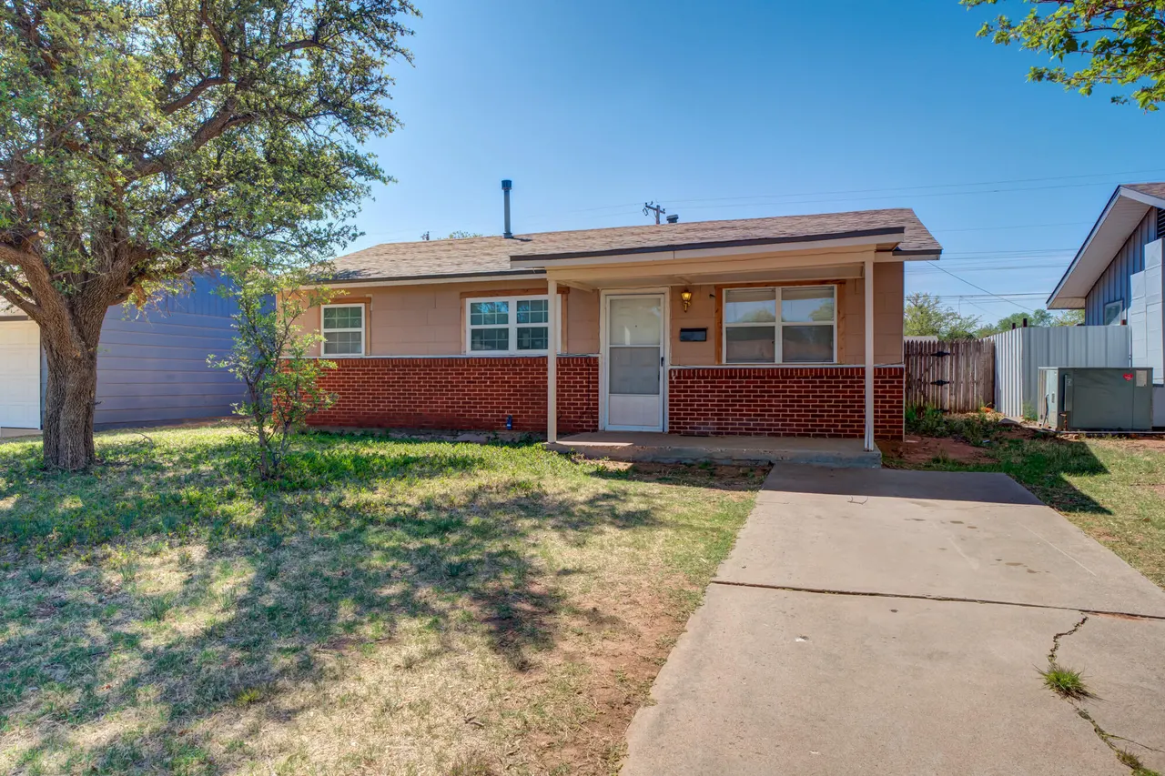 Photo 3 — 4915 39th Street, Lubbock, TX 79414