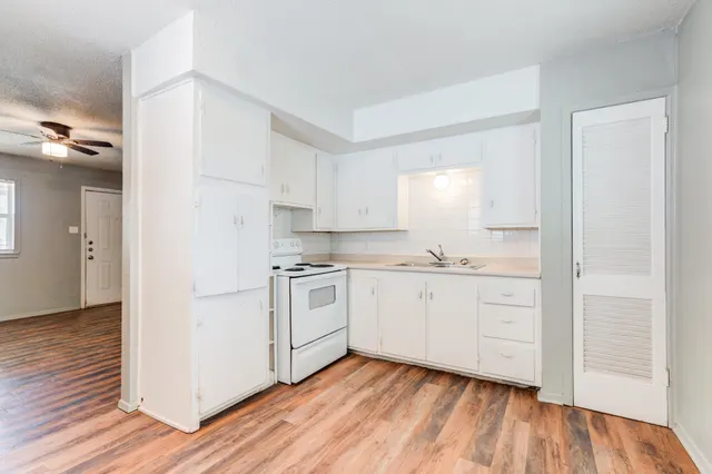 Photo 8 — 4915 39th Street, Lubbock, TX 79414
