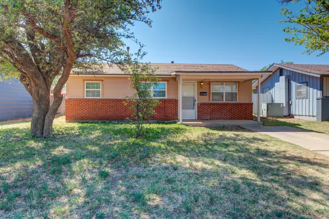 Photo 2 — 4915 39th Street, Lubbock, TX 79414