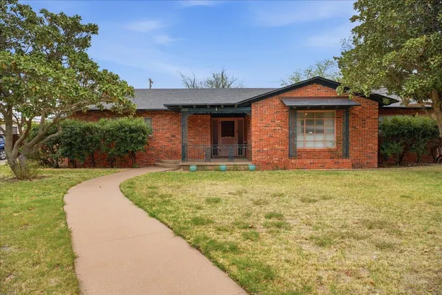 Photo 2 — 3607 27th Street, Lubbock, TX 79410