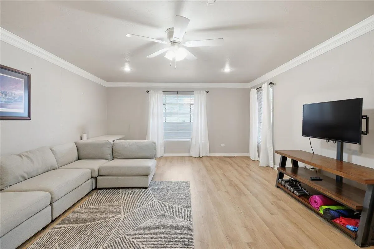 Photo 11 — 3607 27th Street, Lubbock, TX 79410