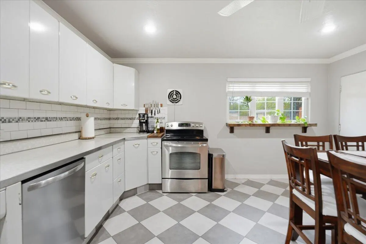 Photo 14 — 3607 27th Street, Lubbock, TX 79410