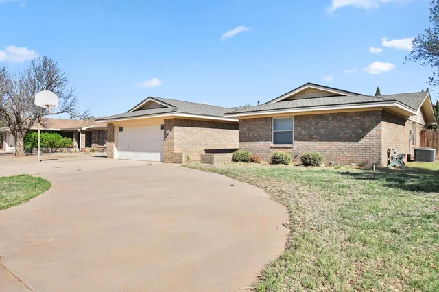 Photo 2 — 1303 E Waco Street, Brownfield, TX 79316