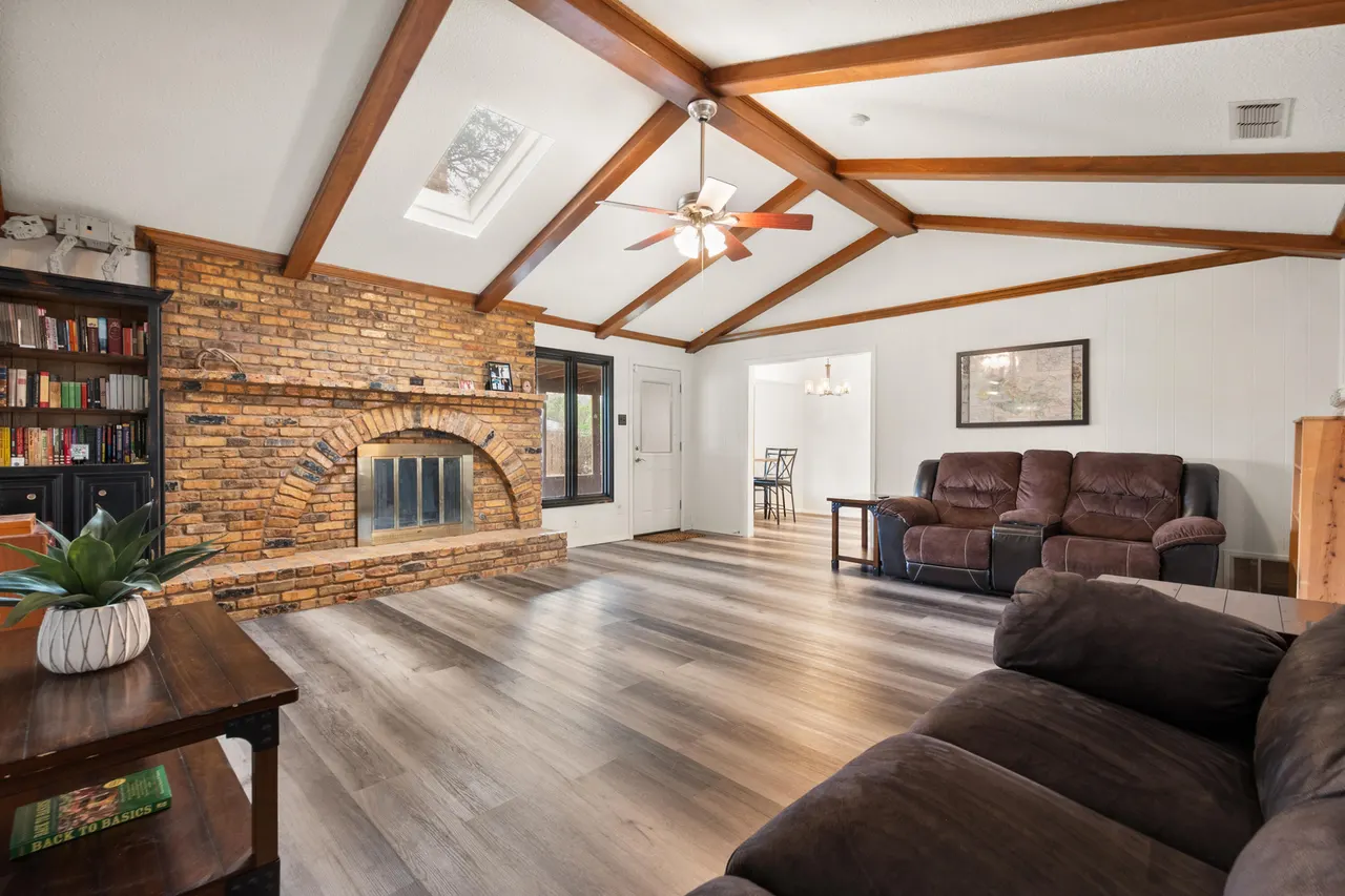 Photo 4 — 2811 74th Place, Lubbock, TX 79423
