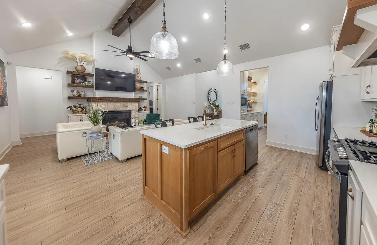 Photo 12 — 7016 17th Street, Lubbock, TX 79416