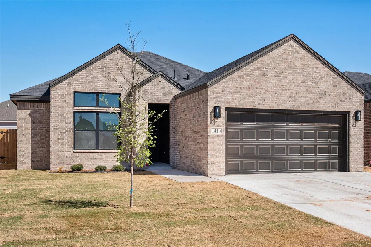 Photo 2 — 1410 Farmhouse Avenue, Wolfforth, TX 79382