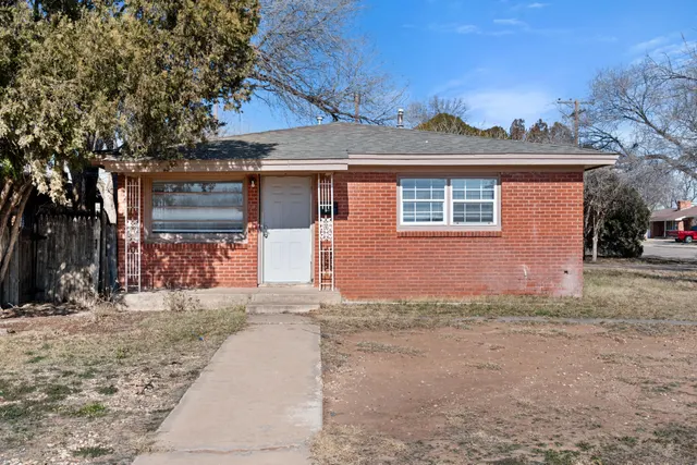 Photo 2 — 2302 62nd Street, Lubbock, TX 79412