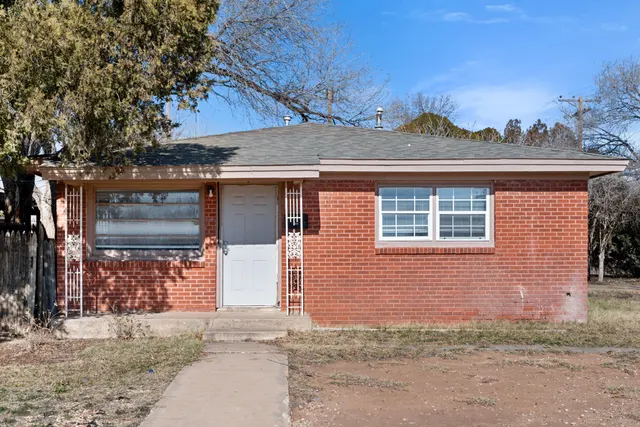 Photo 3 — 2302 62nd Street, Lubbock, TX 79412