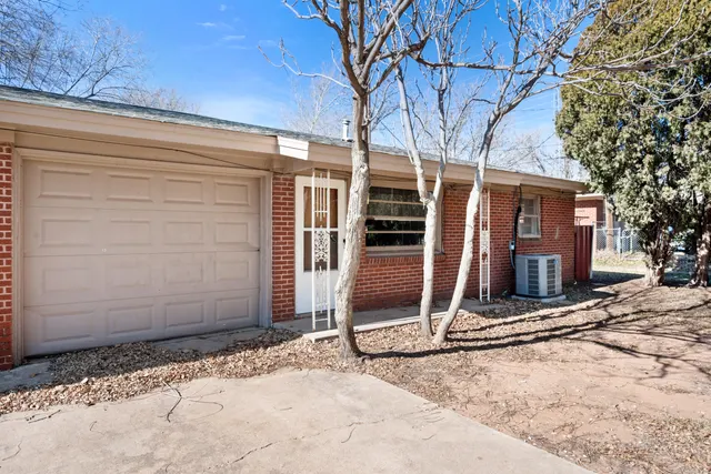 Photo 4 — 2302 62nd Street, Lubbock, TX 79412