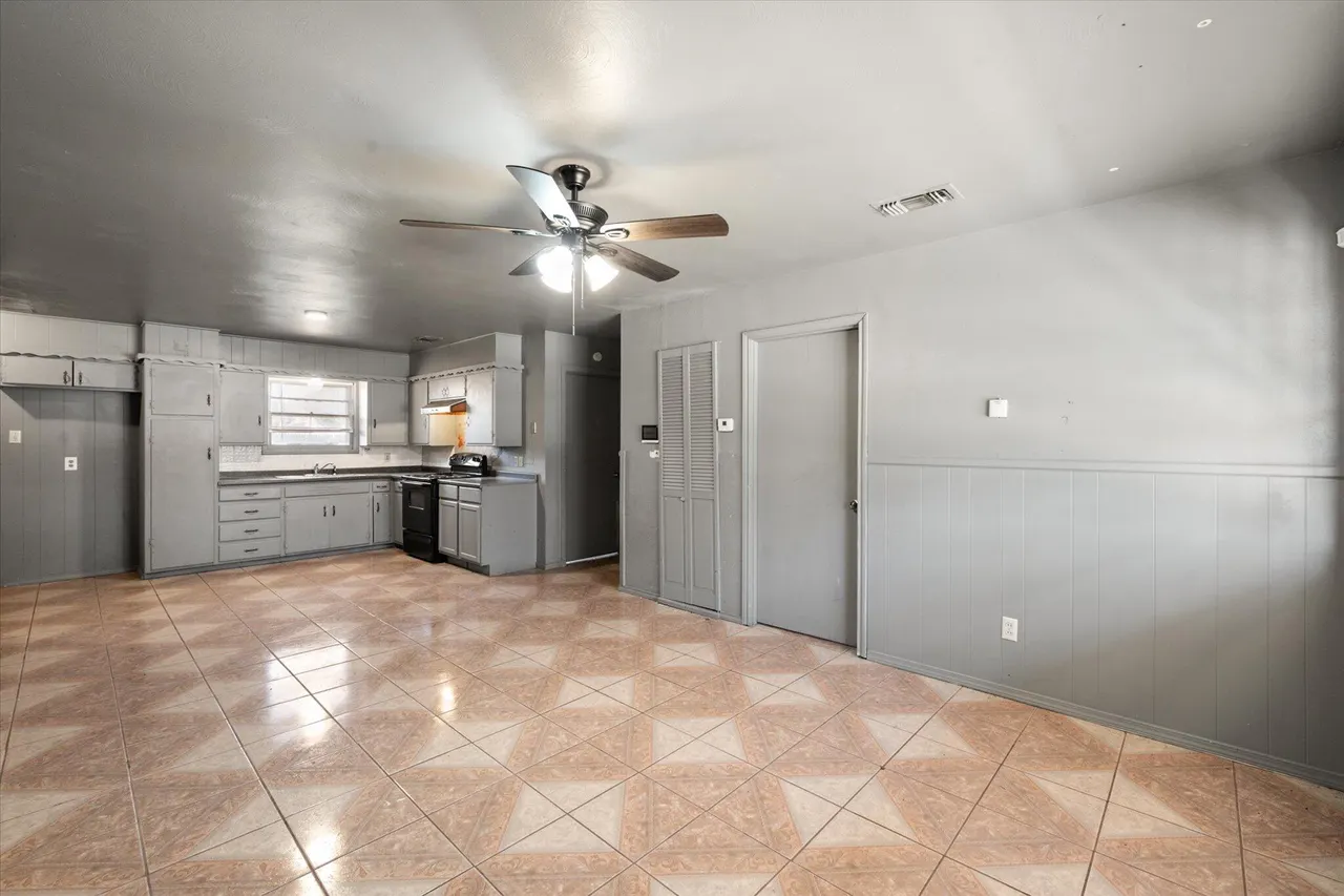 Photo 7 — 2302 62nd Street, Lubbock, TX 79412