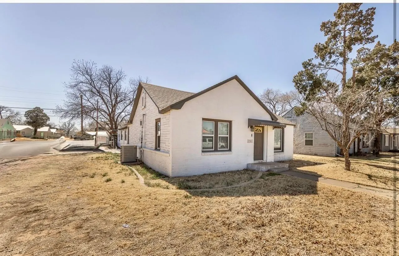 Photo 2 — 2301 27th Street, Lubbock, TX 79411