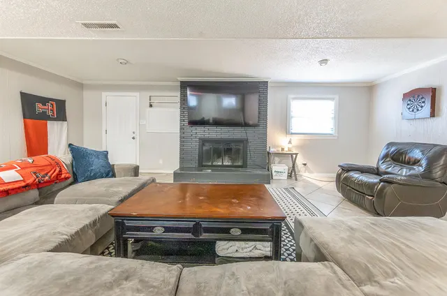Photo 7 — 2301 27th Street, Lubbock, TX 79411