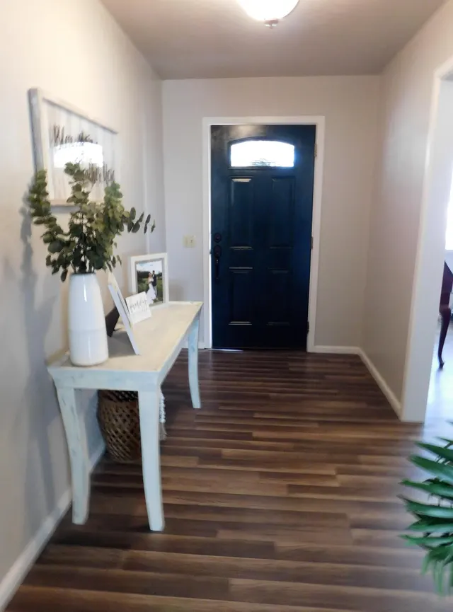 Photo 2 — 327 W Avenue J, Muleshoe, TX 79347