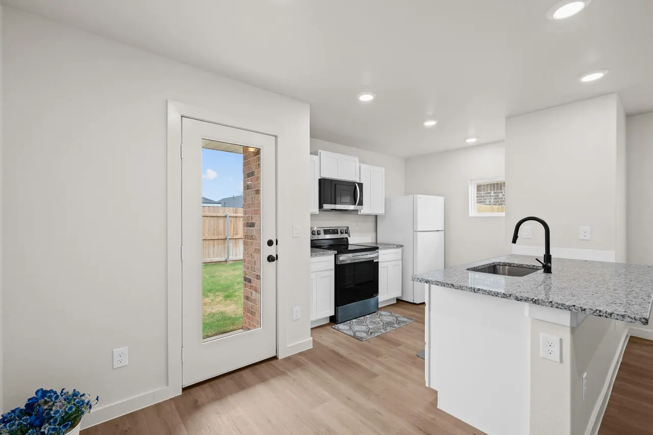 Photo 12 — 8318 24th Street, Lubbock, TX 79407
