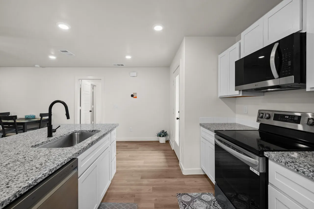 Photo 9 — 8318 24th Street, Lubbock, TX 79407