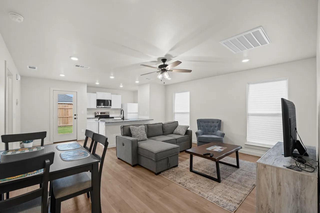 Photo 7 — 8318 24th Street, Lubbock, TX 79407