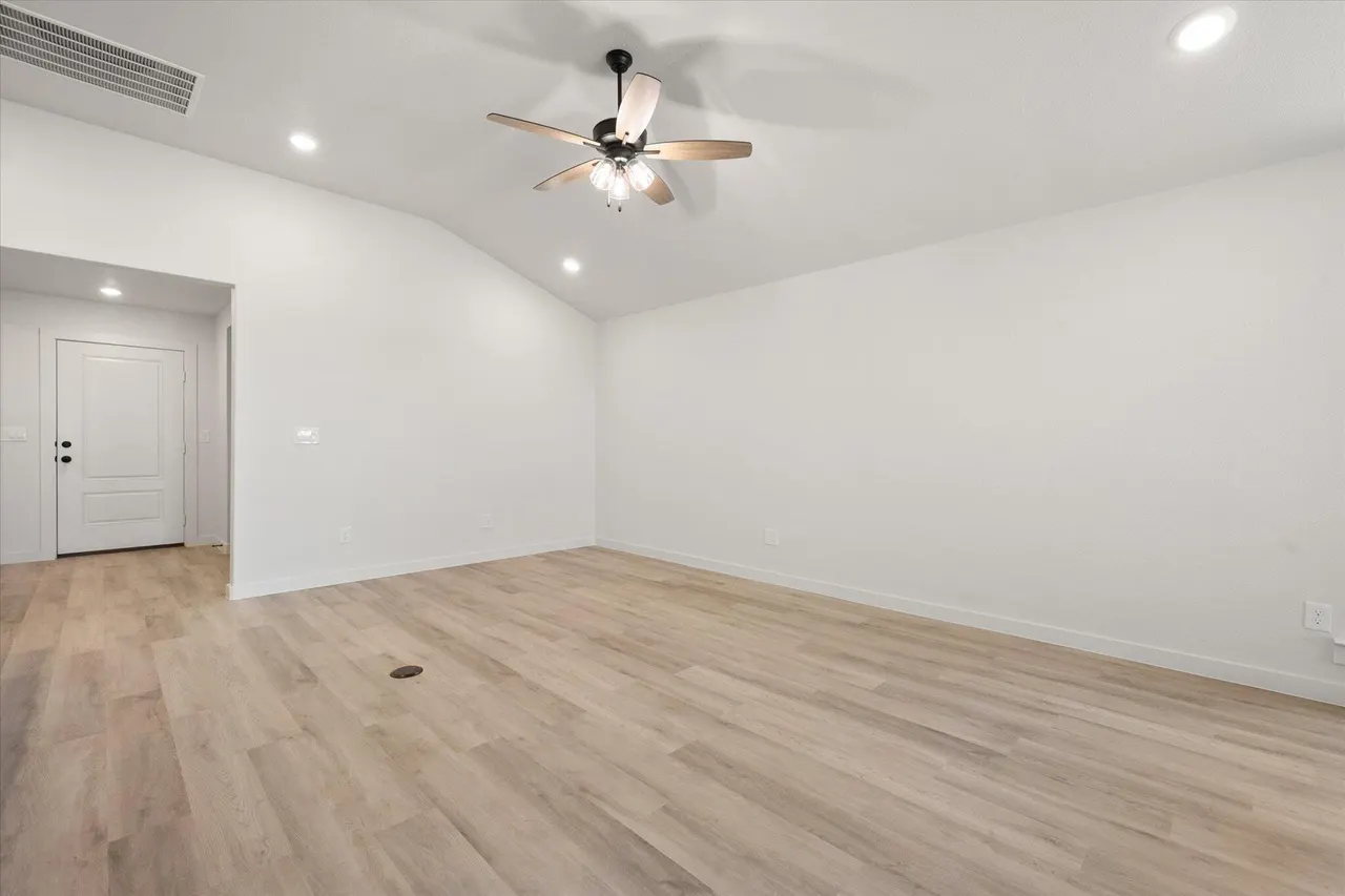 Photo 9 — 7109 14th Street, Lubbock, TX 79416