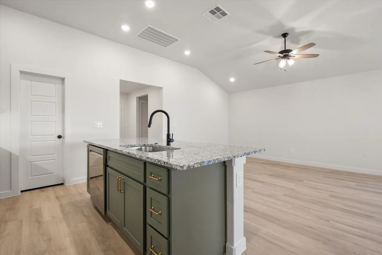 Photo 17 — 7109 14th Street, Lubbock, TX 79416