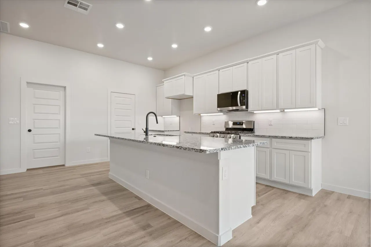 Photo 13 — 6002 Venita Avenue, Lubbock, TX 79407