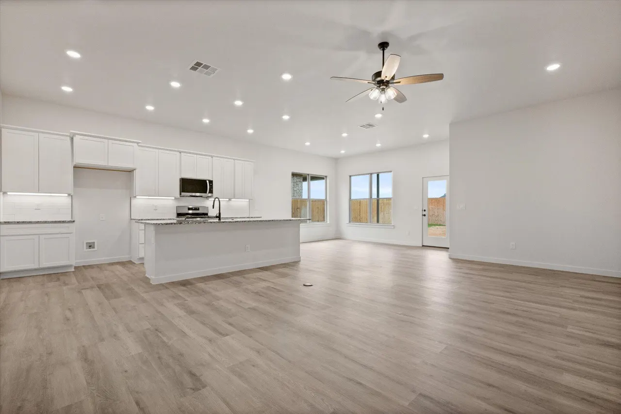 Photo 9 — 6002 Venita Avenue, Lubbock, TX 79407