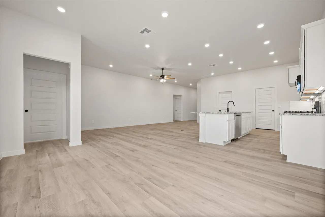 Photo 16 — 6002 Venita Avenue, Lubbock, TX 79407
