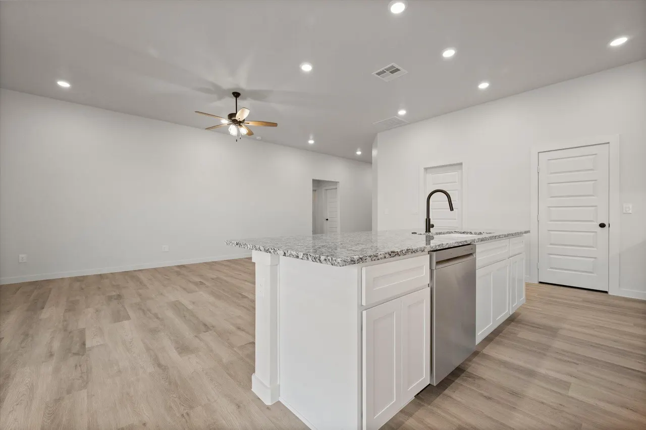 Photo 15 — 6002 Venita Avenue, Lubbock, TX 79407
