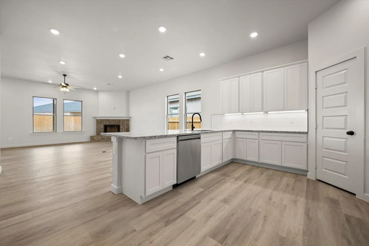 Photo 14 — 6004 Venita Avenue, Lubbock, TX 79407