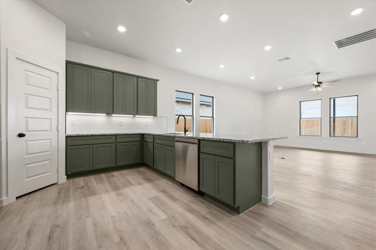 Photo 13 — 6006 Venita Avenue, Lubbock, TX 79407