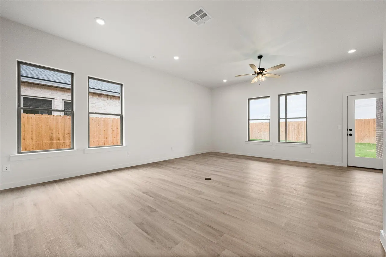 Photo 6 — 6006 Venita Avenue, Lubbock, TX 79407